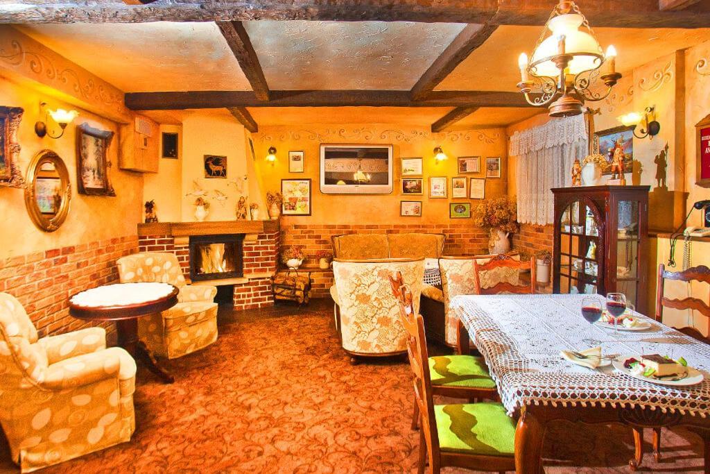 Hotel Pod Jeleniem Сверадув-Здруй Экстерьер фото